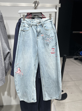 UR国内代购2025冬季女装潮流涂鸦印花刺绣弯刀牛仔长裤UYV860009