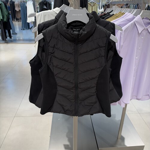 UR国内代购2026冬季女装燕麦格雷V型绗缝短款马甲羽绒服UWM160039