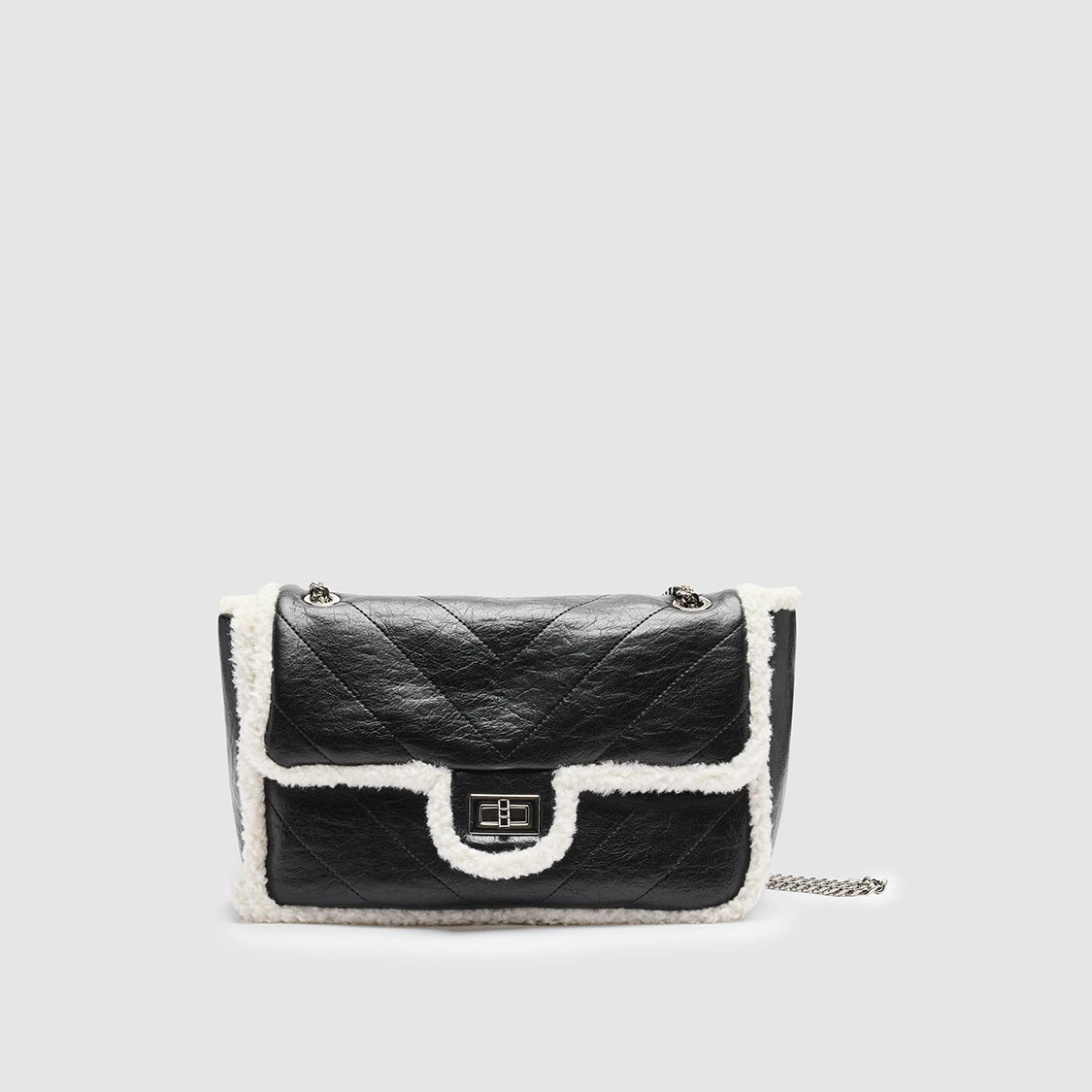 UR国内代购2025秋季女士经典菱格毛绒链条单肩斜挎包UAWB50234