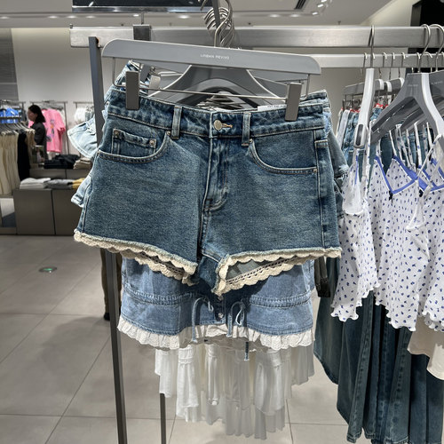 UR国内代购2025春季女装休闲度假风镂空钩花牛仔短裤UYL850051