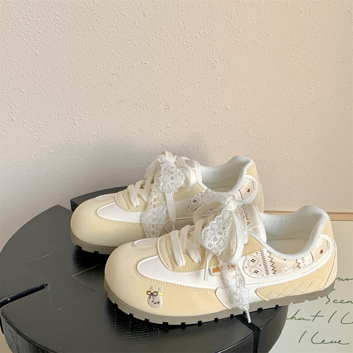 甜美风蕾丝系带德训鞋女2026春季新款小众学生格子刺绣休闲板鞋,女鞋,德训鞋,淘宝优惠券,粉丝福利购,淘宝优惠卷