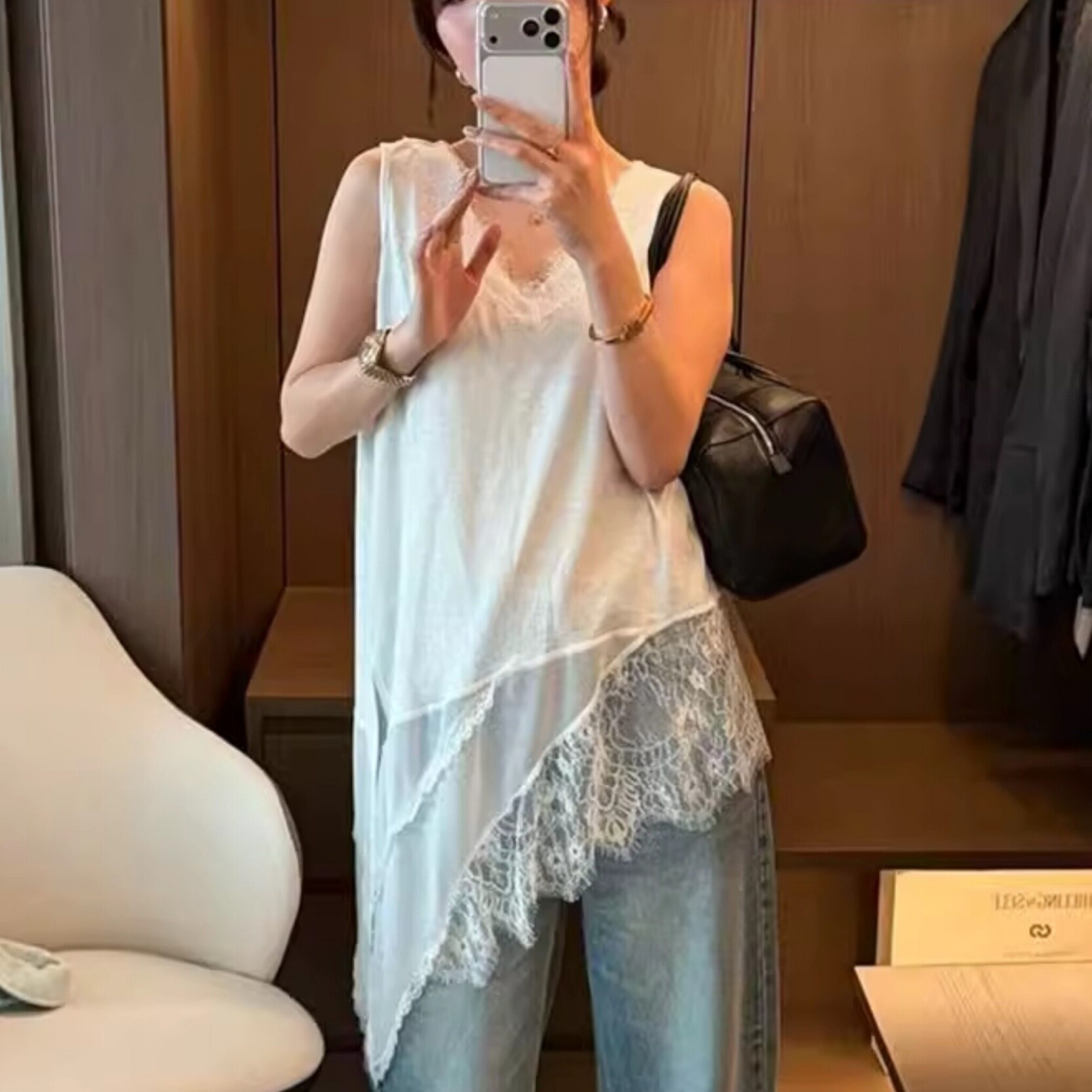 法式休闲蕾丝打底衫不规则背心女图片