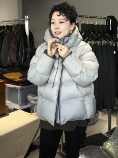 欧洲站2025冬季新款欧货时尚通勤连帽泡芙龟背短款灰色保暖羽绒服