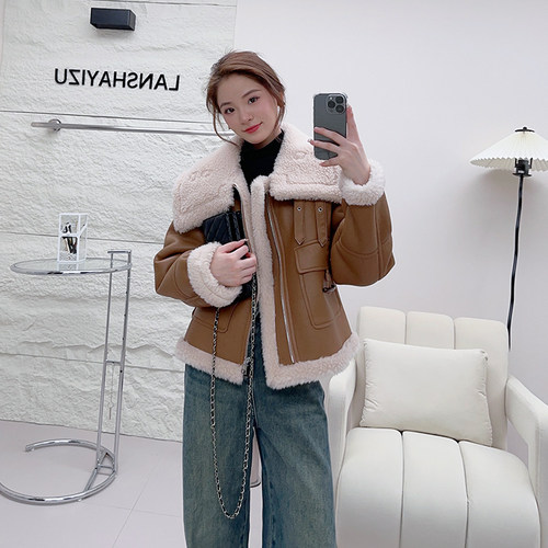 机车服羊羔毛短款皮毛一体外套女