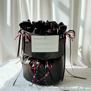 草莓花束情人节礼物 高级浪漫DIY半成品 小香风花壳黑色系空包装