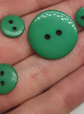 一元20粒两眼绿色面包扣糖果色弧面2孔树脂纽扣子衬衫手工DIY钮扣