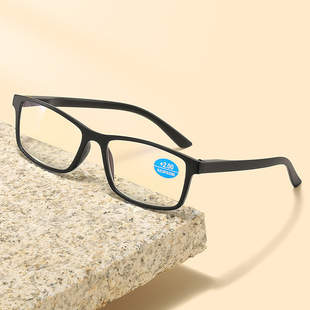 2025新款时尚防蓝光老花镜男高清超轻老人护目弹簧腿老花眼镜女士