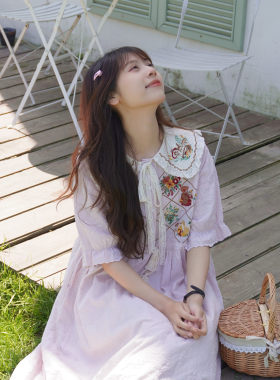 复古田园花朵刺绣紫色蕾丝连衣裙