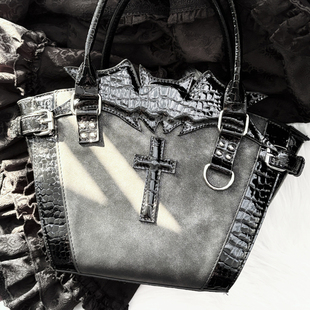 2025堕夜十字架蝙蝠哥特亚文化Lolita手提斜挎包包Y2K蝙蝠暗黑架