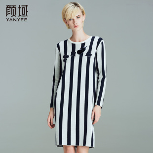 条纹毛衣女套头长袖 品牌女装 时尚 新款 毛织连衣裙女 2022冬装