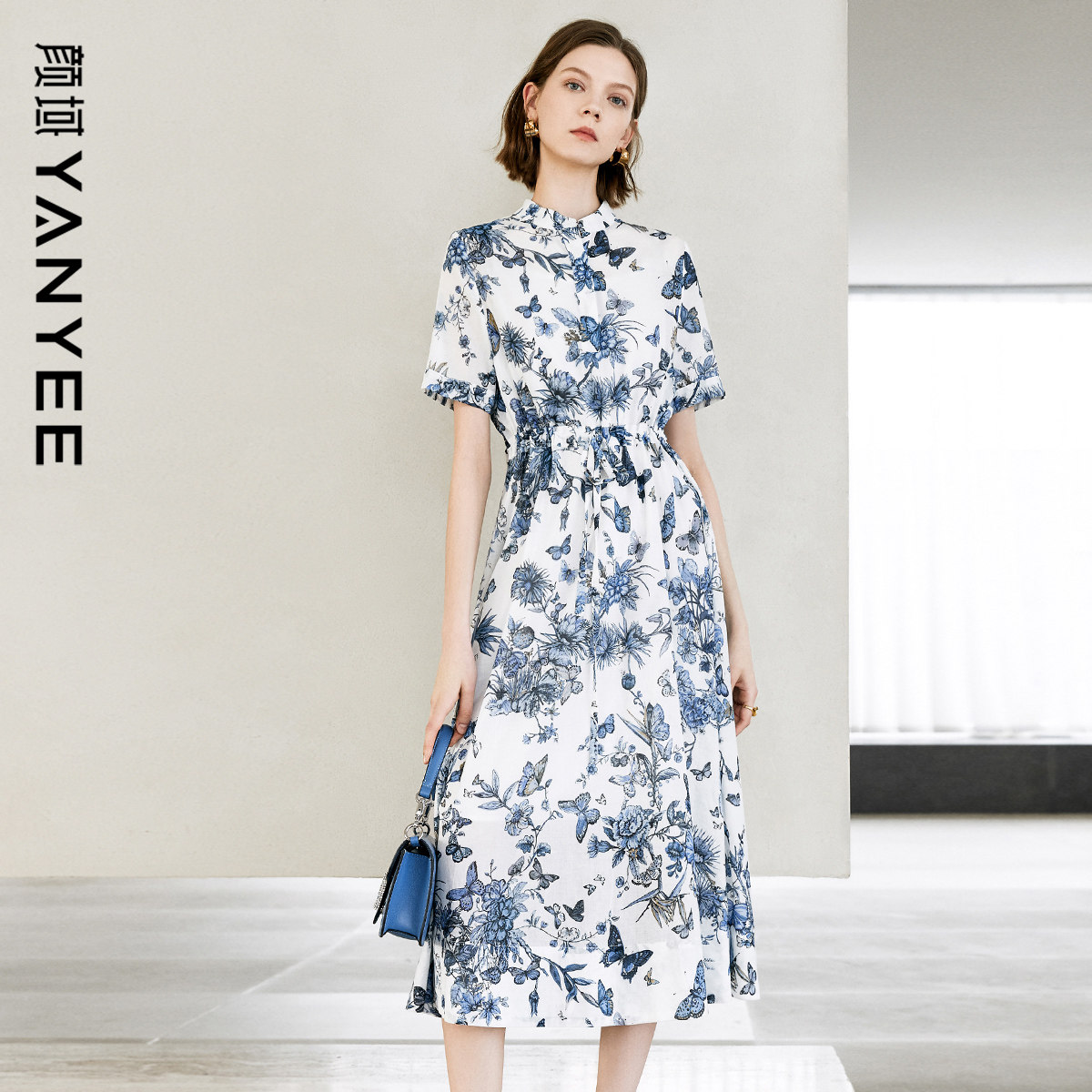 颜域短袖立领连衣裙2026新款女夏季收腰显瘦中长款蓝色印花裙子女