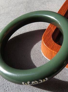 惊呆了方言和田玉推荐新疆细腻玉龙河沙枣青籽料卡54mm莲花手镯w