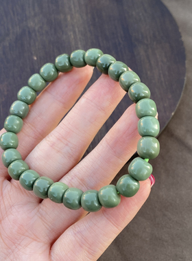 俄罗斯碧玉鸭蛋青8mm老型珠手串