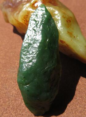 爆火方言精品级和田玉新疆戈壁料自然风化痕迹包浆碧玉原石玩料w1