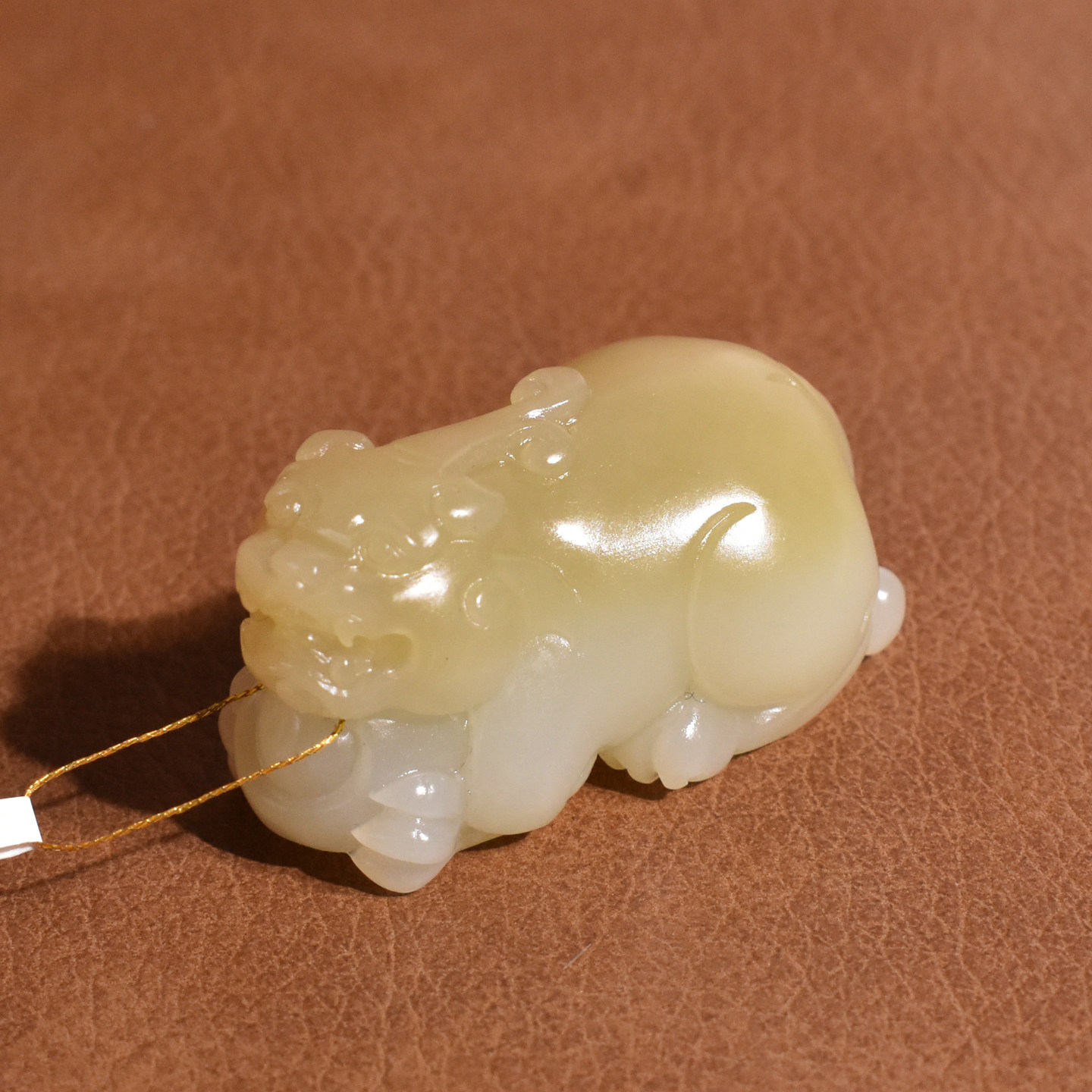 玉禧珠宝天然和田玉新疆且末油润糖白玉手工精雕貔貅吊坠挂件A1