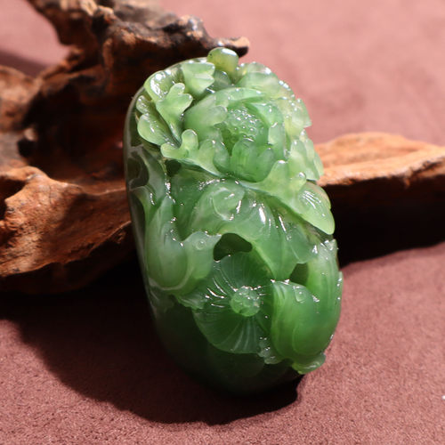 玉禧珠宝精品俄罗斯老坑料菠菜绿碧玉和田玉花开富贵吊坠挂件A9