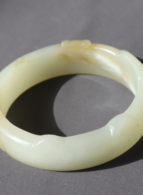 市场价6800亏本680精品佩戴级新疆且末料白玉带糖卡52.6mm猫镯A8