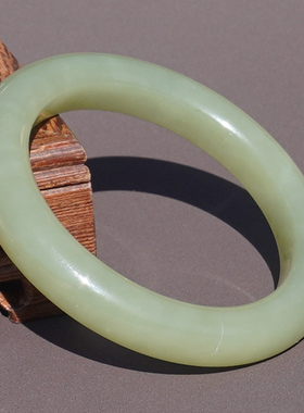 和田玉若羌高脂青黄口料带糖手镯