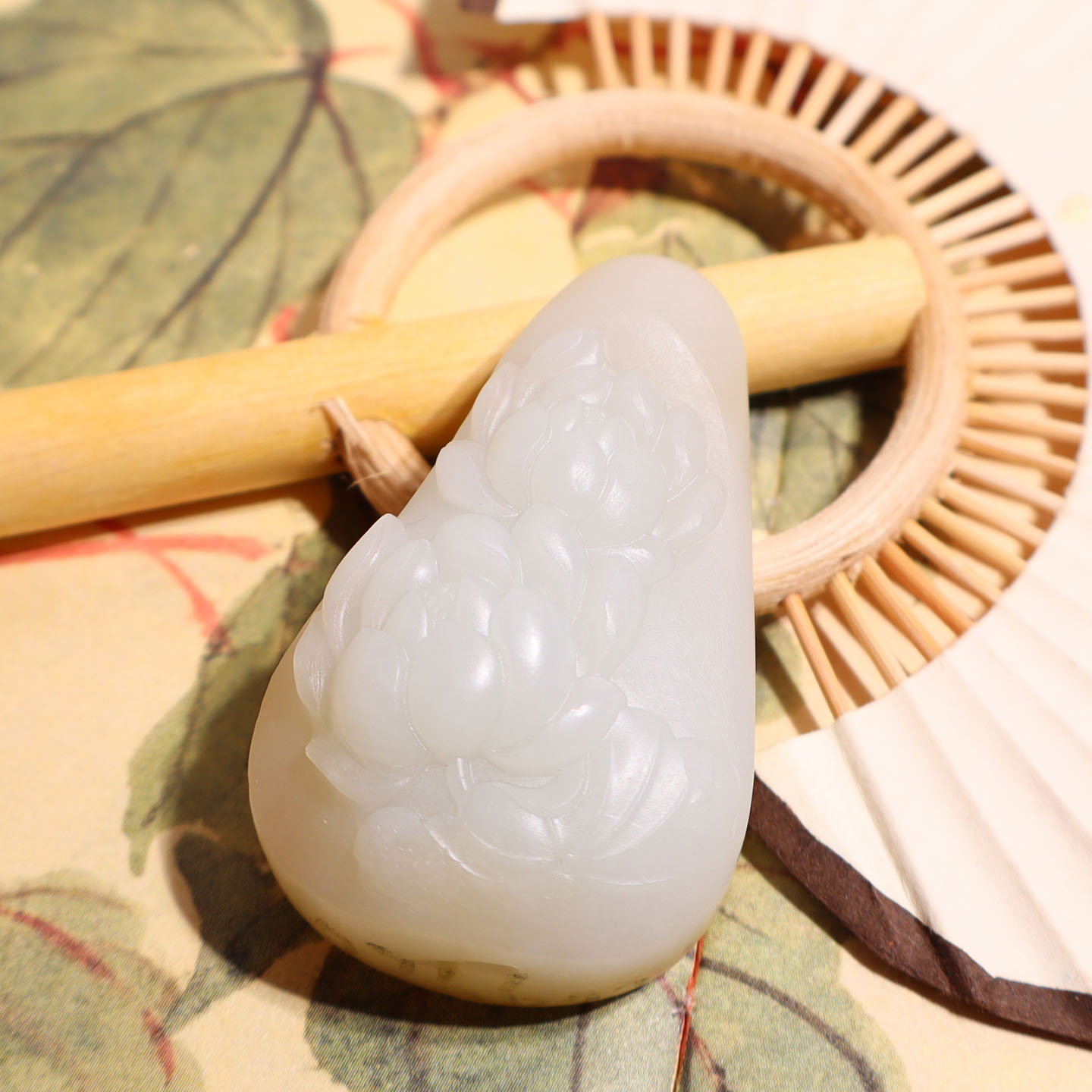 玉禧珠宝精品和田玉新疆细腻油糯且末老坑料糖白玉荷花吊坠挂件A9