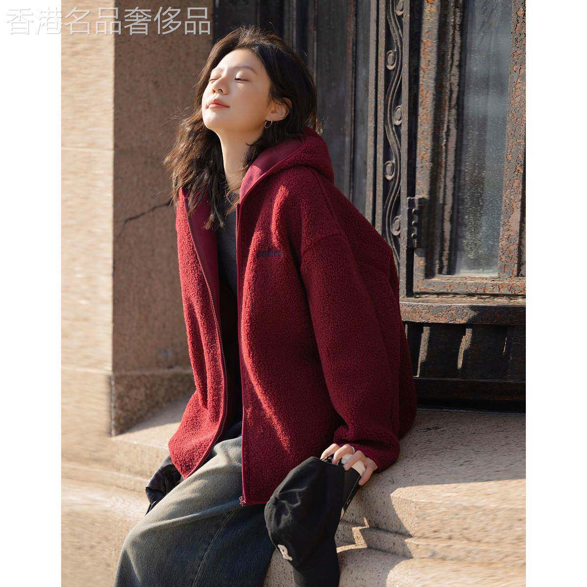 酒红色连帽仿羊羔毛短外套女2025秋冬新款开衫宽松保暖休闲上衣