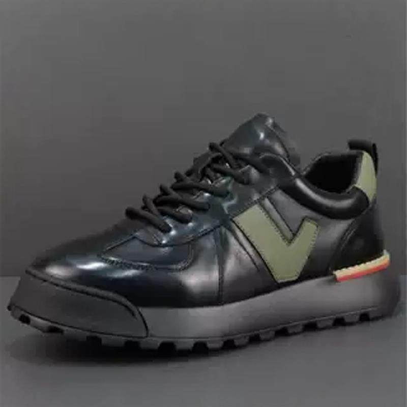 男鞋秋冬季2025新款轻便厚底真皮运动鞋软底百搭透气防臭休闲板鞋