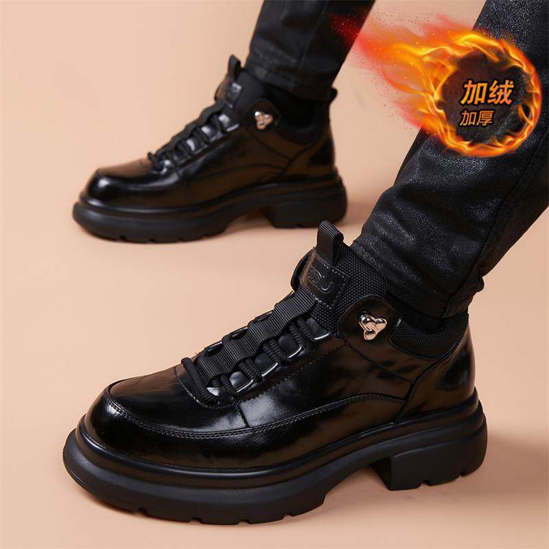 轻奢英伦加绒厚底休闲男鞋2025冬季复古高帮板鞋男士百搭真皮皮鞋