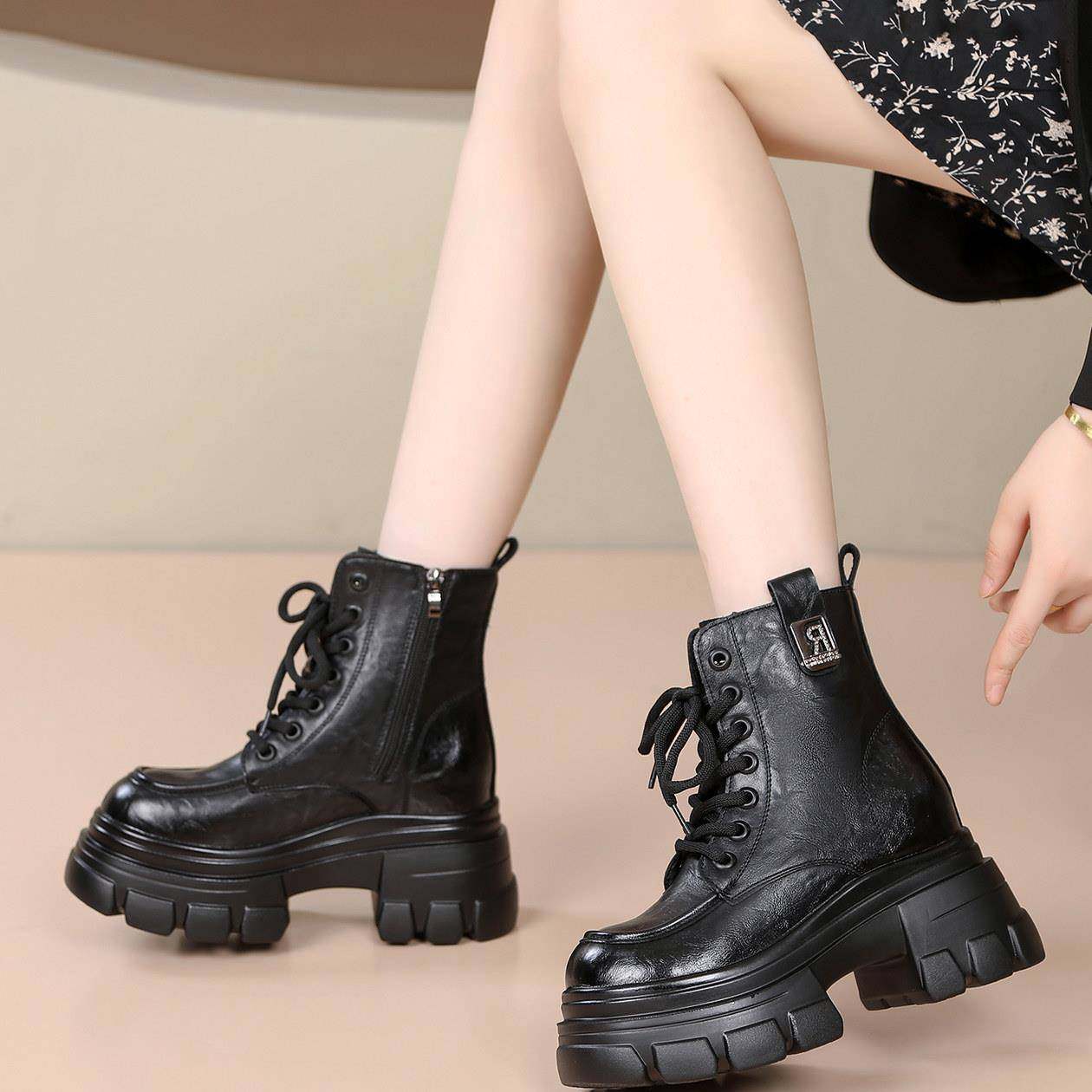 厚底内增高10CM百搭马丁靴女2025秋冬季新款时尚小个子英伦风短靴