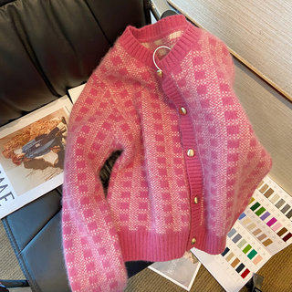春秋装新款粉色格子开衫女2022春季圆领网红爆款针织长袖毛衣外套