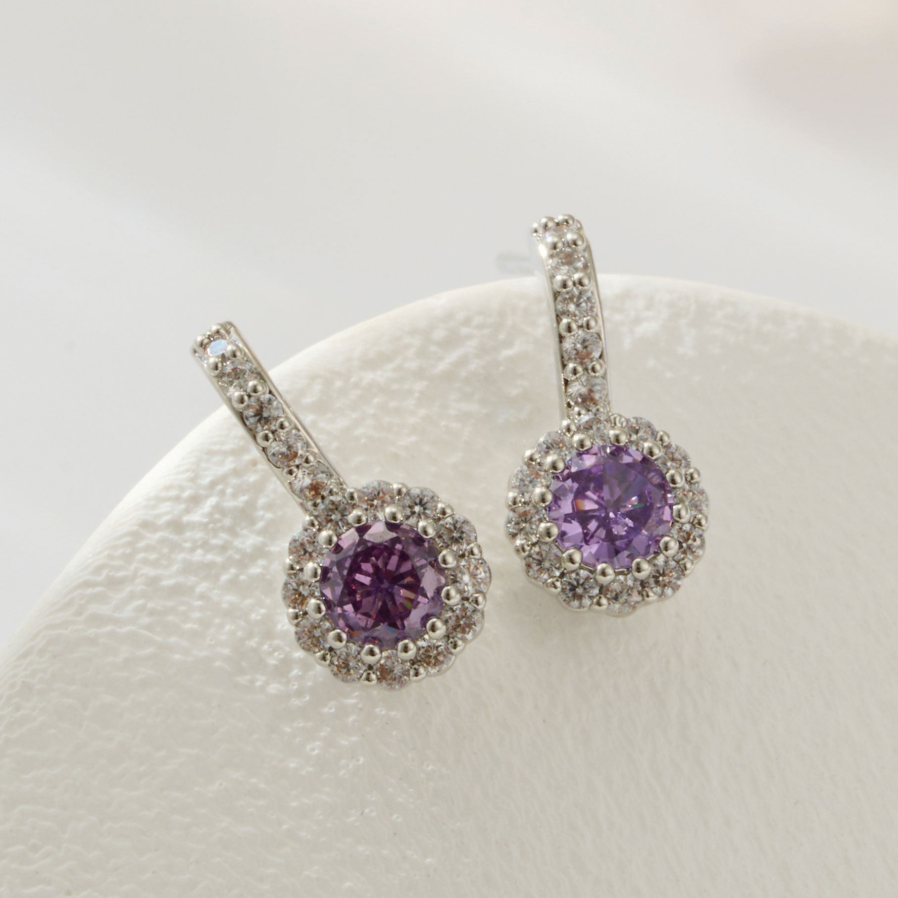 漂亮轻奢圆形锆石耳钉铜合金微镶满锆多色可选s925银针感耳饰