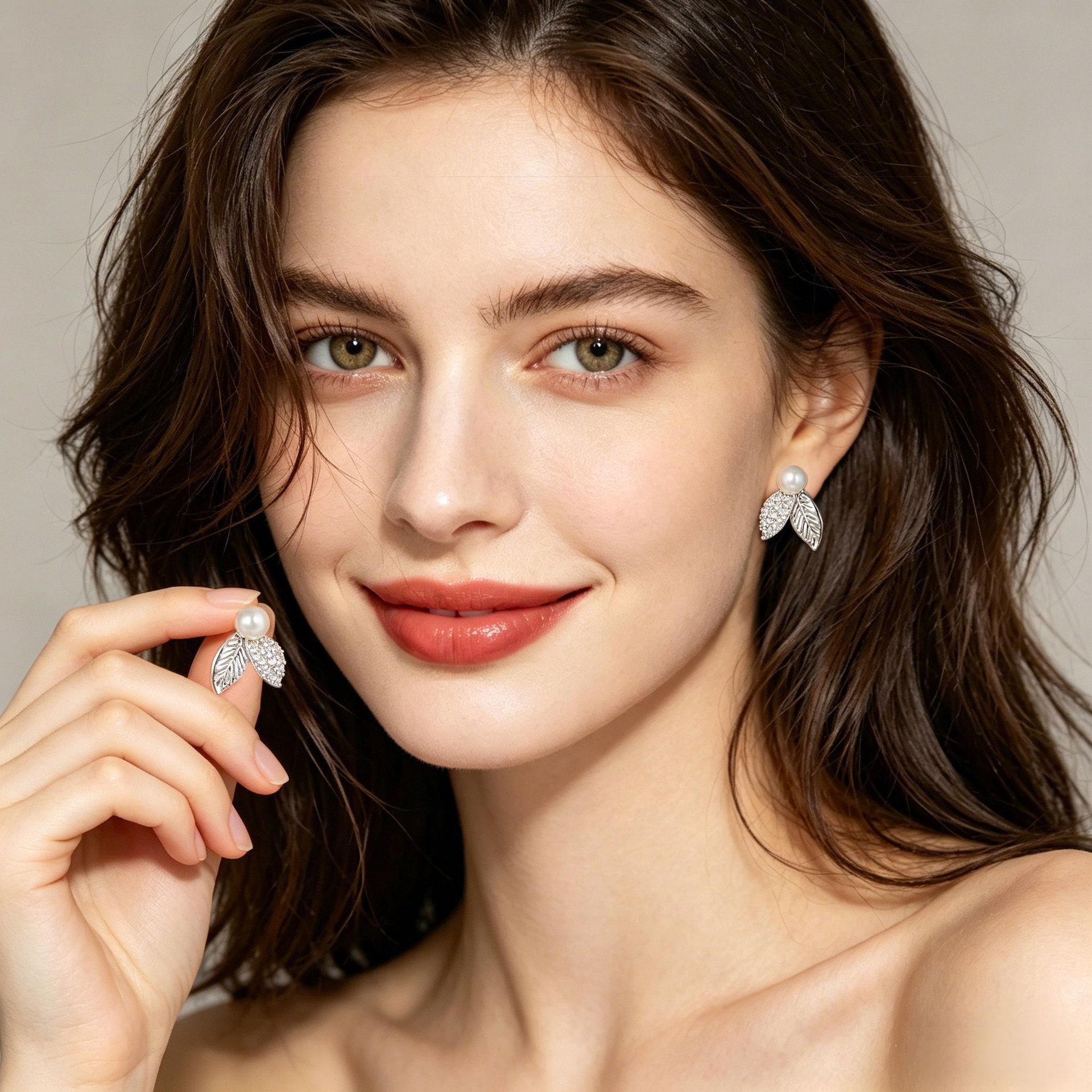 简约百搭双叶漂亮耳钉铜合金微镶满锆s925银针感精致通勤耳饰