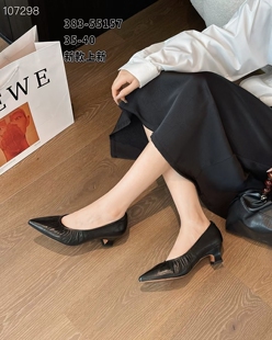 红珊瑚2026春季新款女鞋时尚舒适牛皮鞋百搭超软显瘦尖头粗跟单鞋