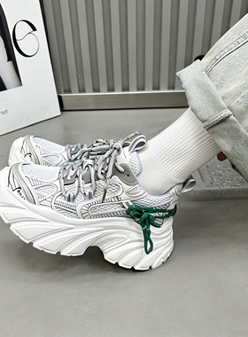 今年流行爆款老爹鞋女擦色做旧厚底鞋2026新款春季小个子增高女鞋