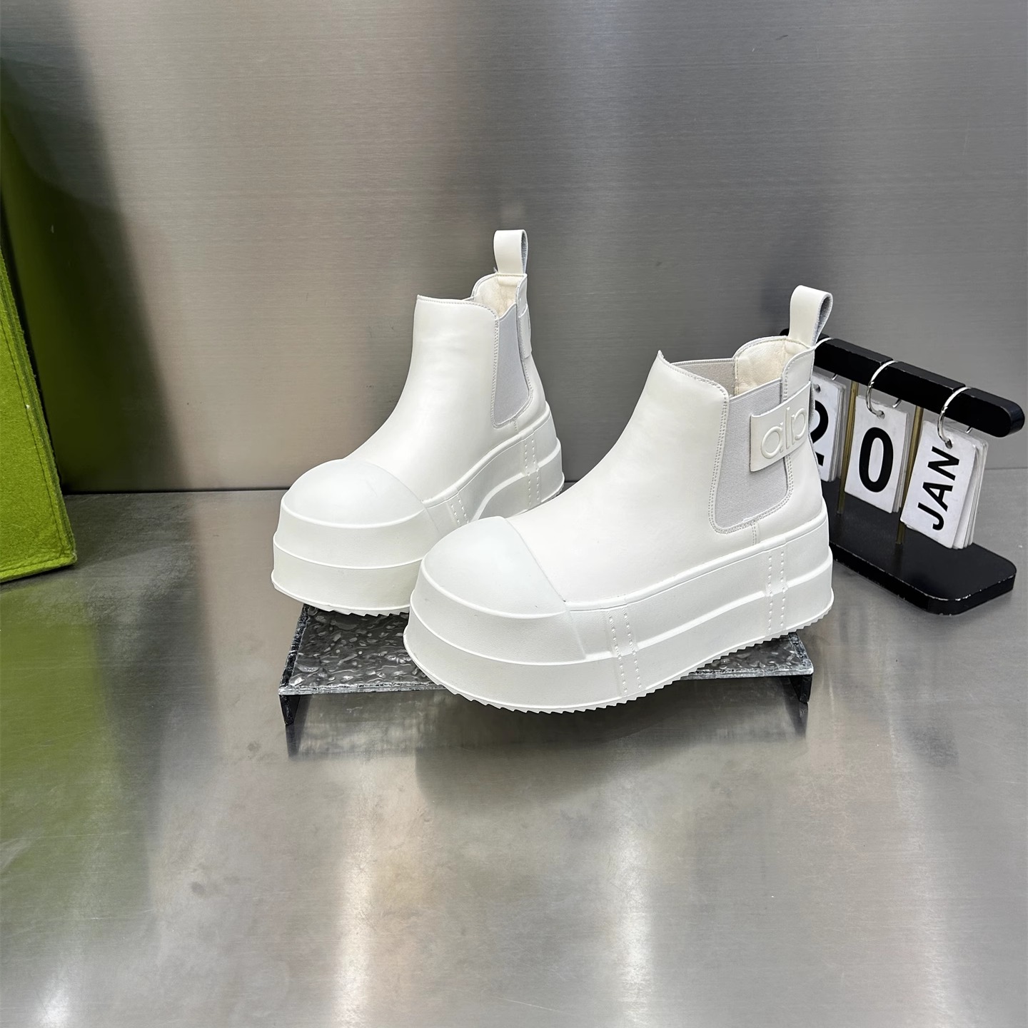 女高帮增高厚底显脚小一脚蹬靴