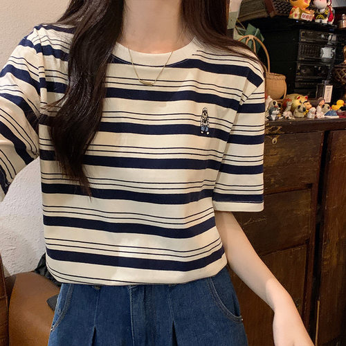 小熊刺绣宽松短袖T恤女上衣