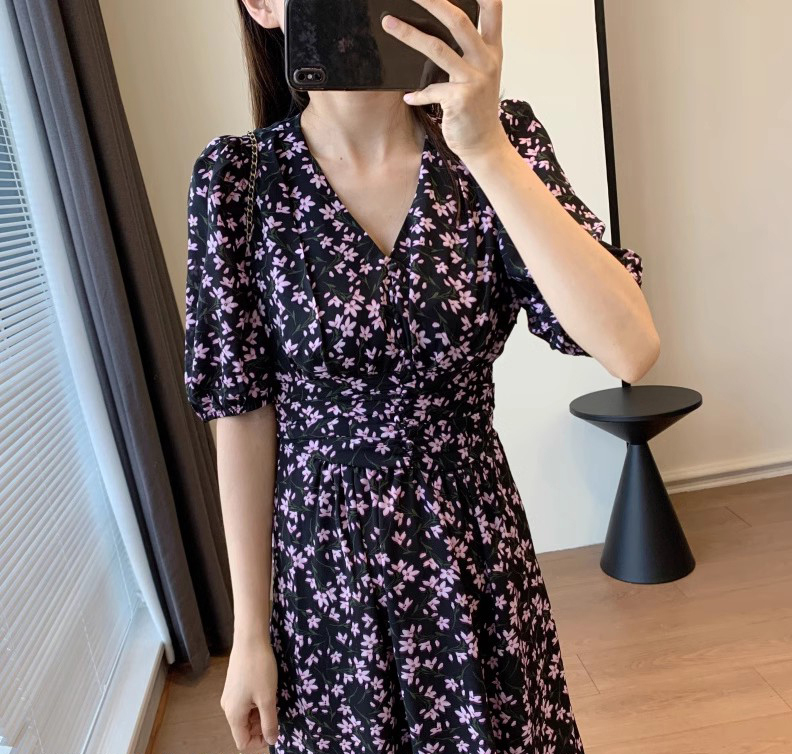 茶韵碎花裙气质泡泡袖连衣裙女