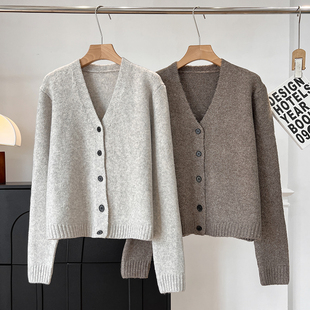 北欧风！木巨990+标准版型百搭宽松短款羊驼毛混纺开衫毛衣外套女