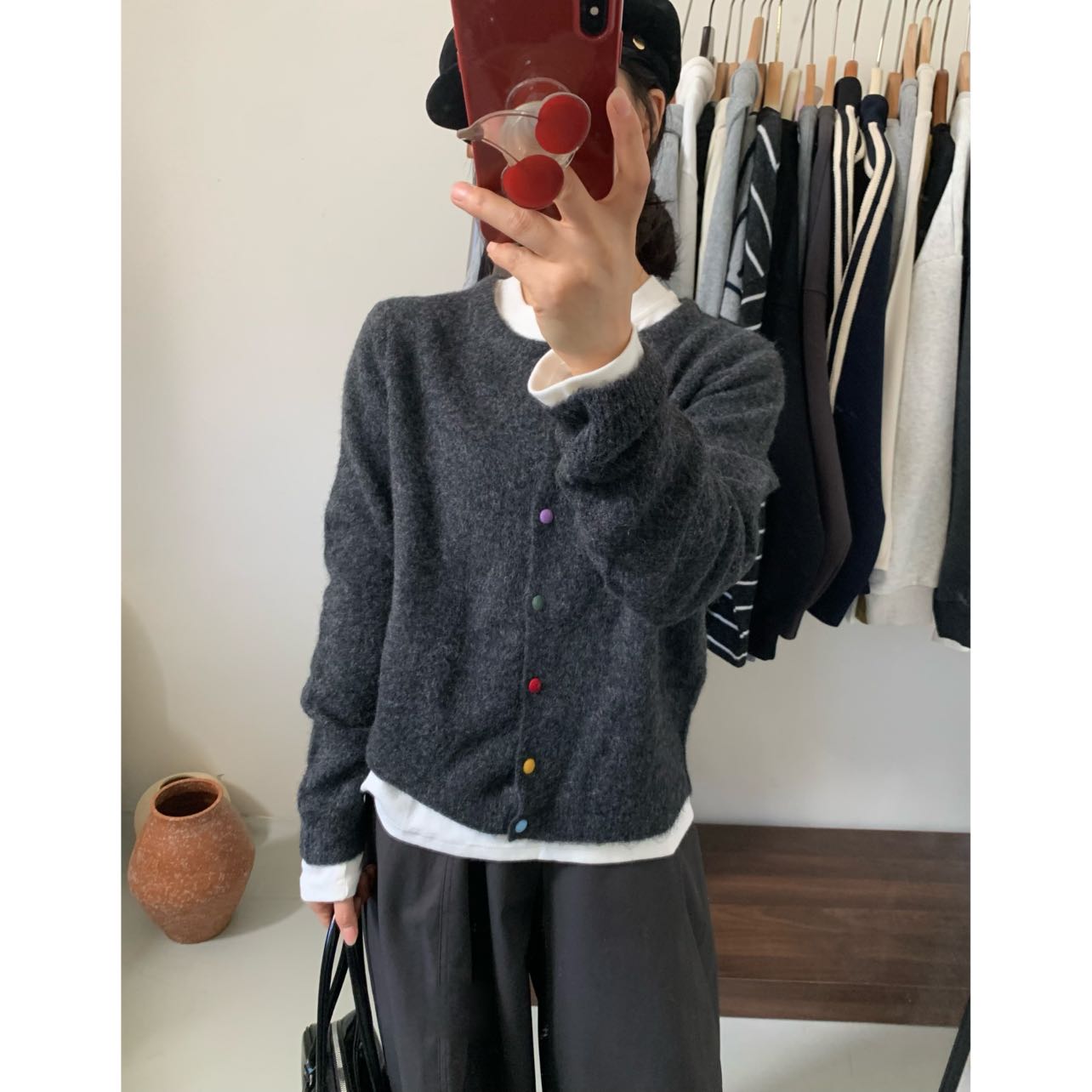 亲肤彩色纽扣圆领开衫针织毛衣女