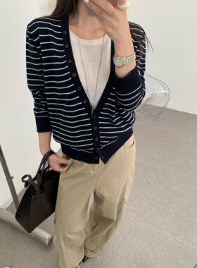 2026早秋条纹羊毛针织假两件女薄款宽松百搭长袖外搭显瘦休闲毛衣