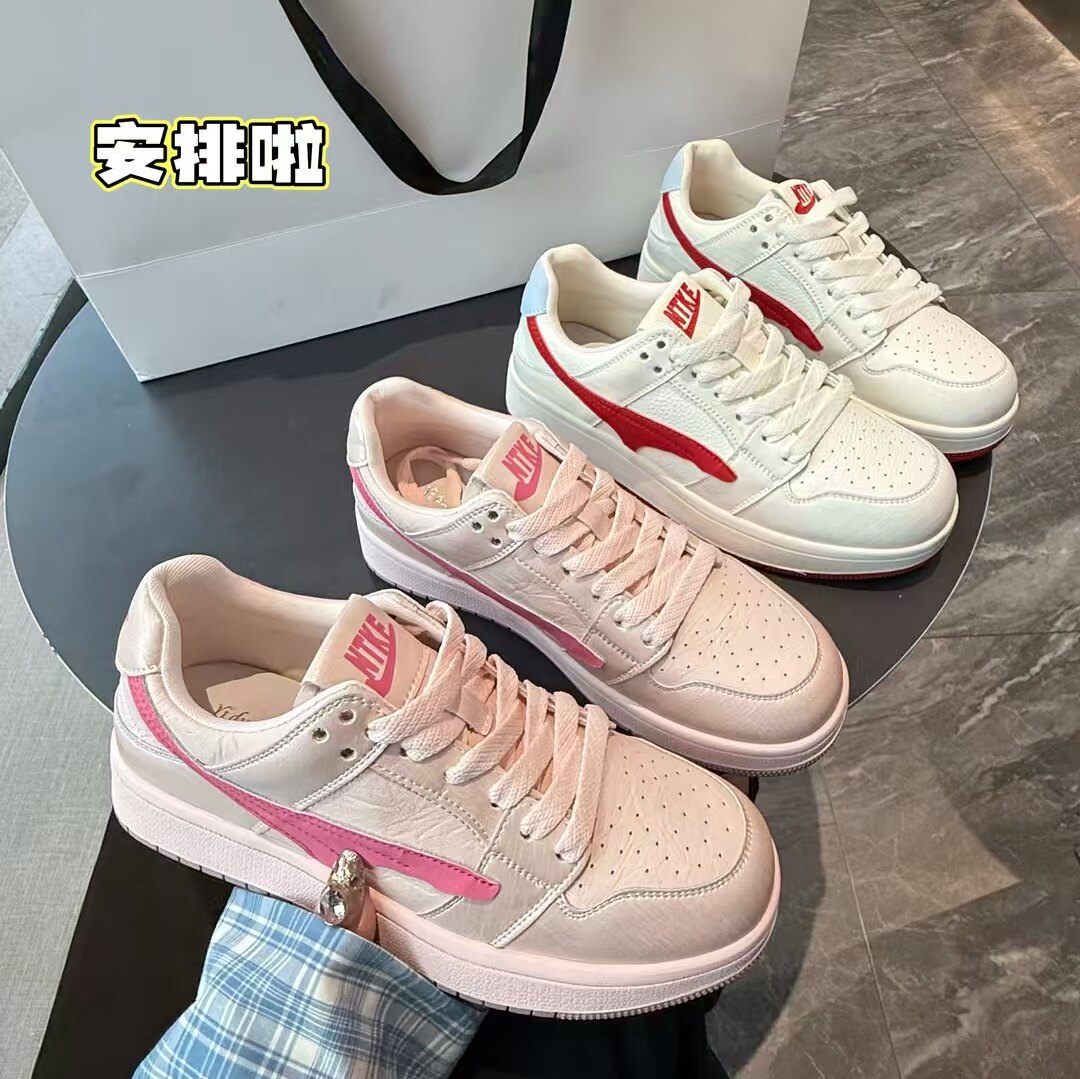 韩版拼色透气厚底板鞋女2026新款擦色百搭显瘦增高系带休闲运动鞋