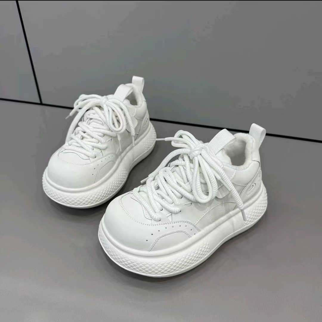 2025秋冬新款厚底增高时尚小白鞋丑萌大头女鞋百搭休闲面包鞋女潮