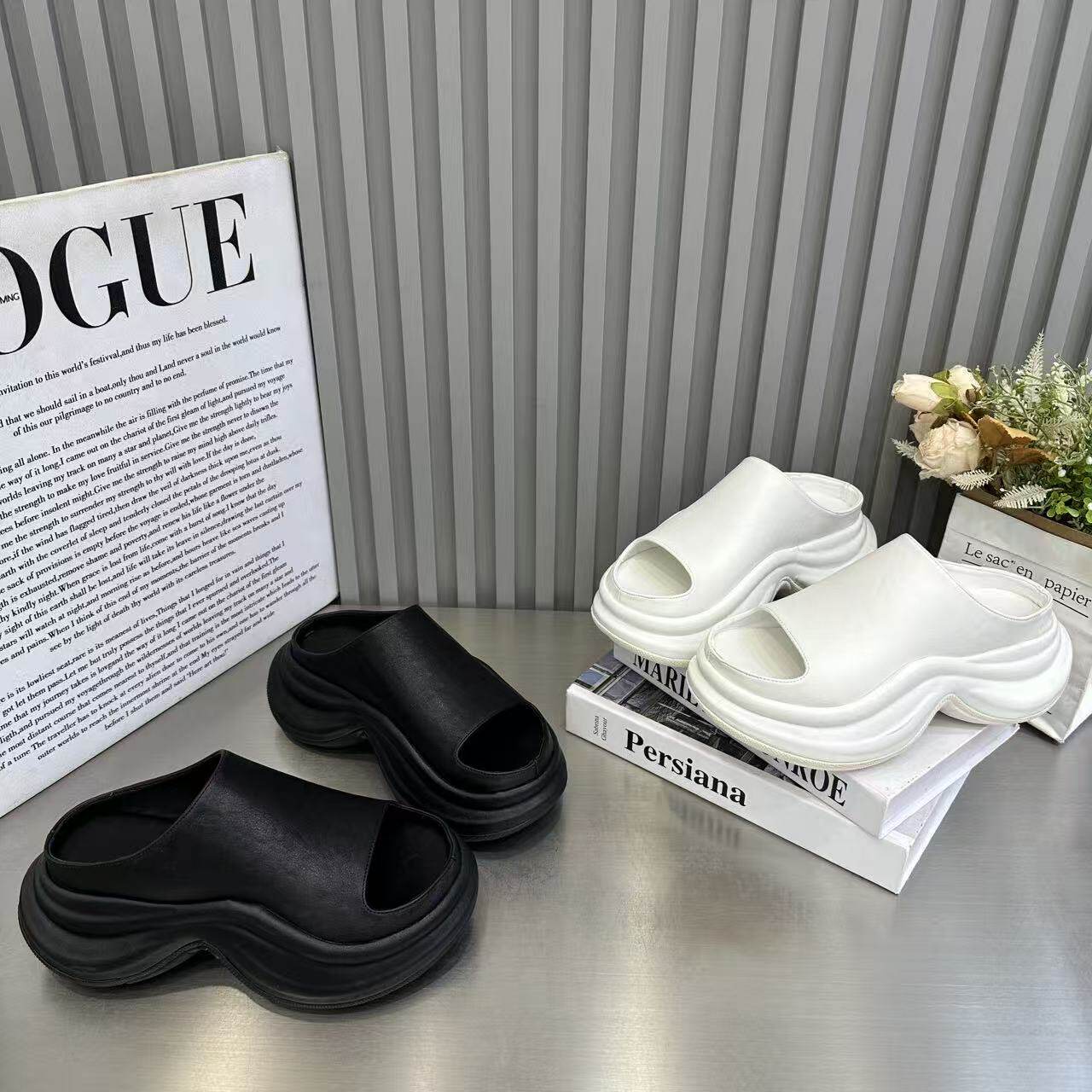 2026年夏季新款厚底增高踩屎感拖鞋女纯色防滑外穿防臭高跟凉拖鞋