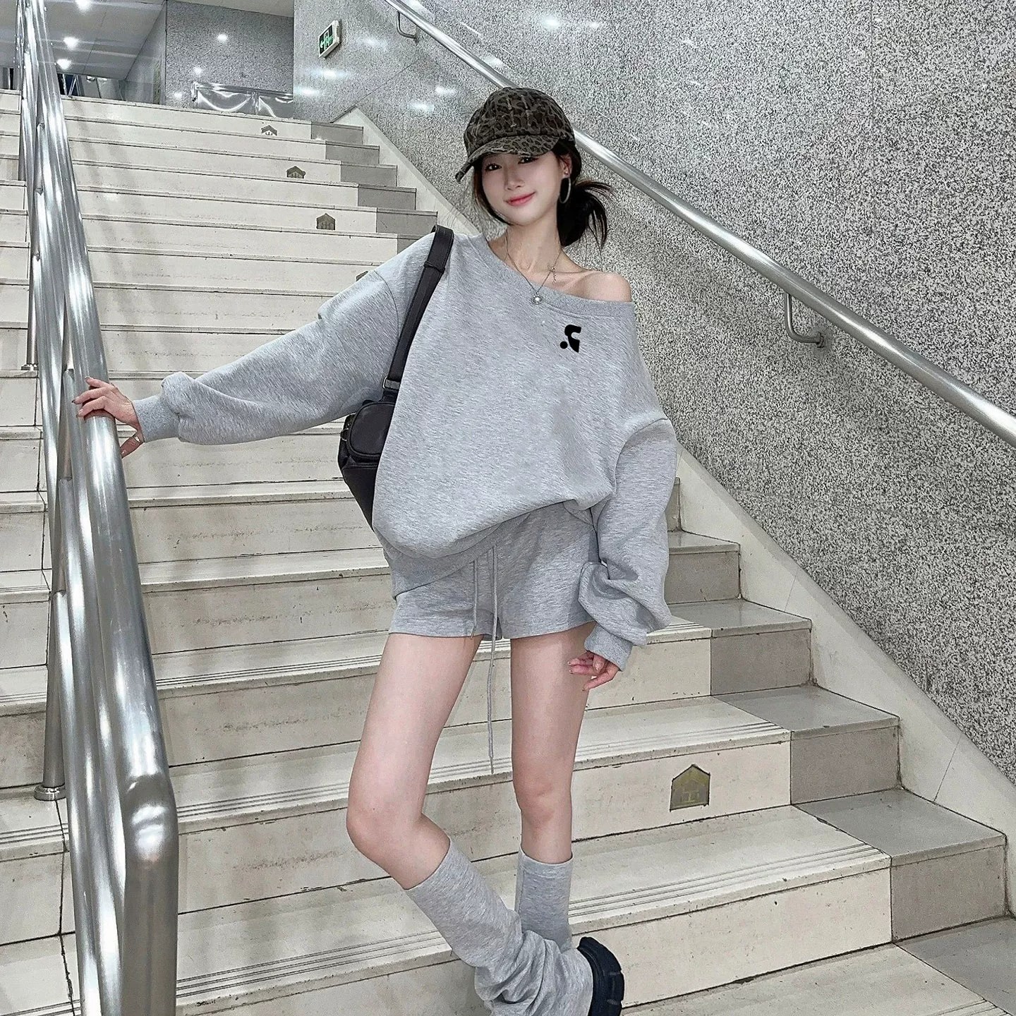 美式慵懒斜肩辣妹秋季长袖卫衣