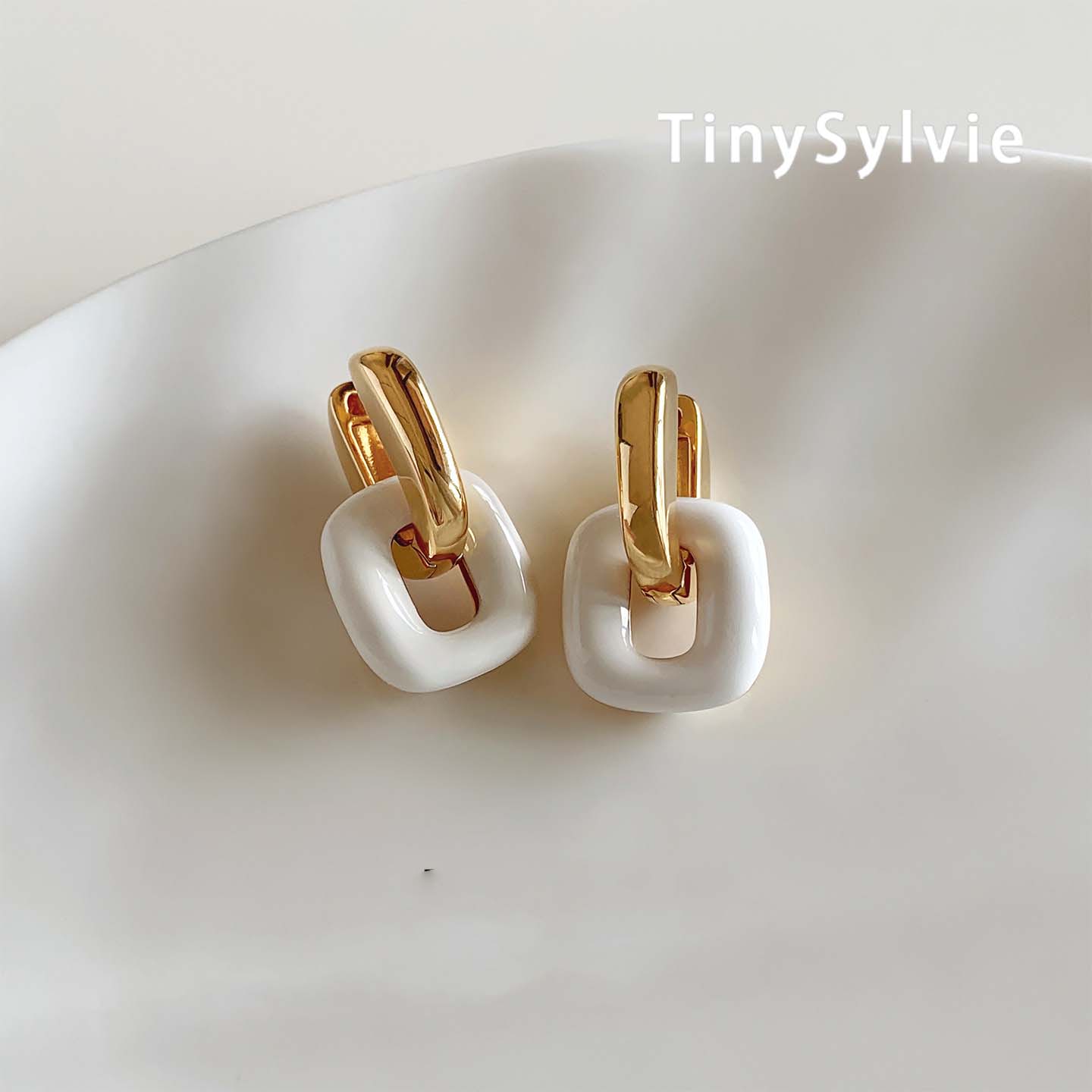 TinySylvie法式白珐琅双环耳环