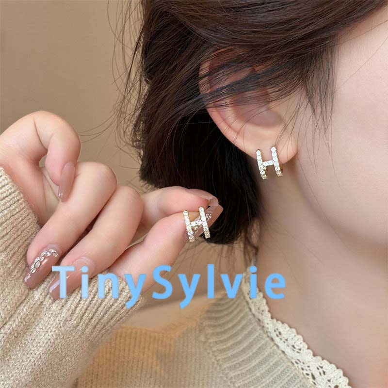 TinySylvieH字母满钻轻奢耳钉