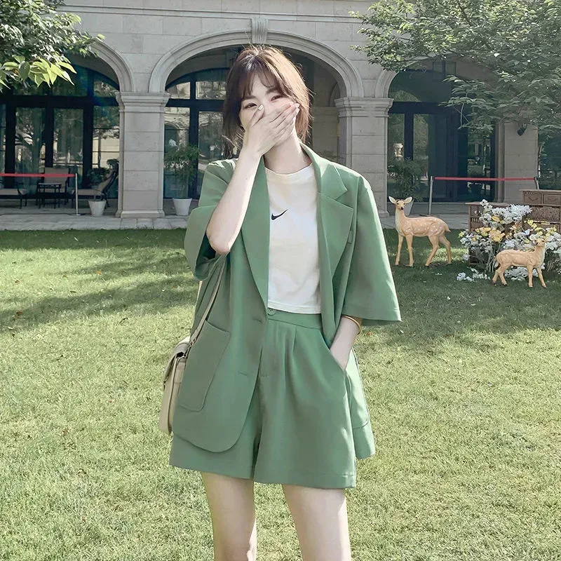 时尚小西装套装女士薄款2025夏季时尚简约西服外套短裤两件套