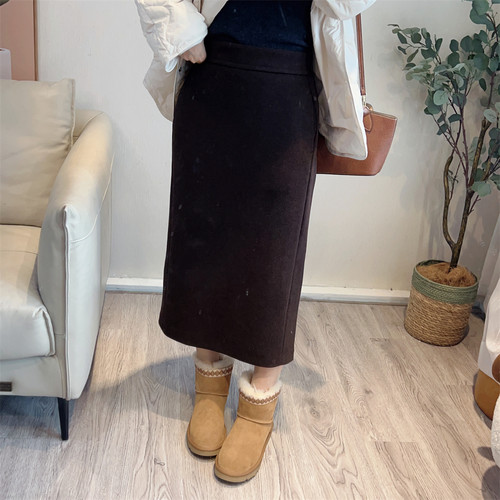 斯斯 1202  好好好温柔E家弹力丝羊绒气质简约感直筒后开叉半身裙