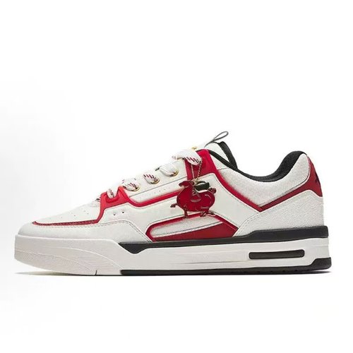 安踏骜杰男百搭耐磨板鞋