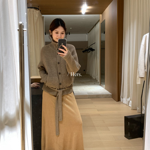 一勺甜Hers-冬上新简约调性日常单排扣毛衣(配腰带)女62174
