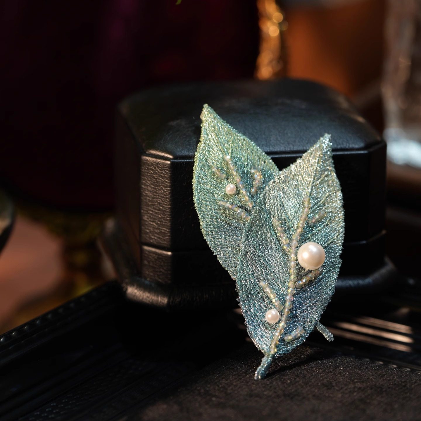 胸针高端精致时尚设计感小众刺绣渐变叶子高端礼物胸花秋冬别针