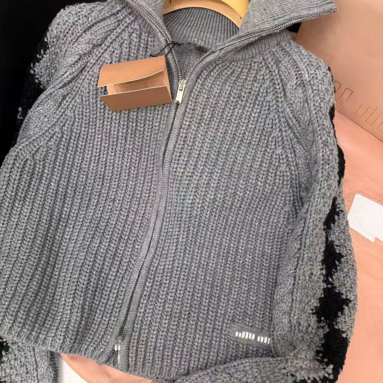 好漂亮黑白拼色条纹针织羊毛套头衫女2026年早春新款短上衣宽松潮,女装/女士精品,毛衣,淘宝优惠券,粉丝福利购,淘宝优惠卷